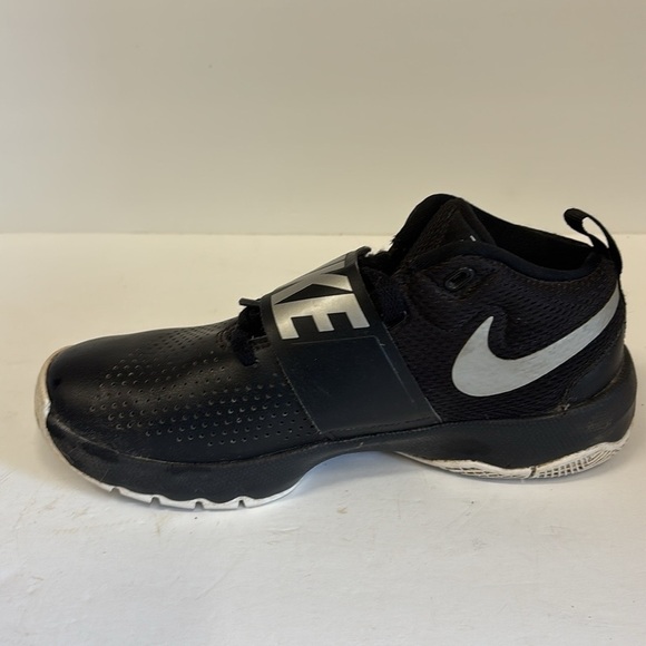 New Team Hustle D8 Athletic Shoes - Picture 5 of 9